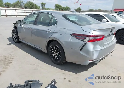 2022 Toyota Camry Se z USA, uszkodzony, nr VIN 4T1G11AK7NU636203